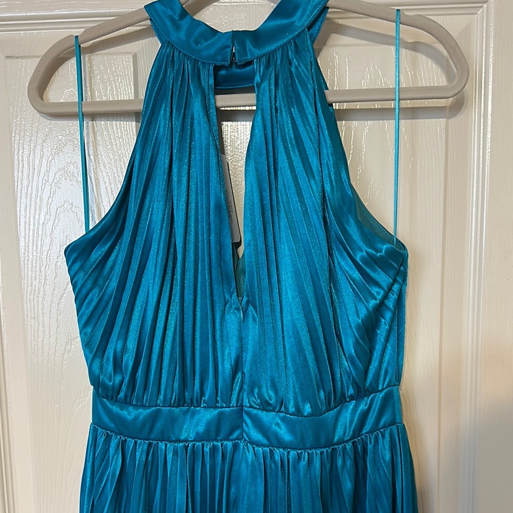 Glam Blue Pleated Maxi Sundress with Halter Neckline for Wedding Guest - Picture 4 of 5
